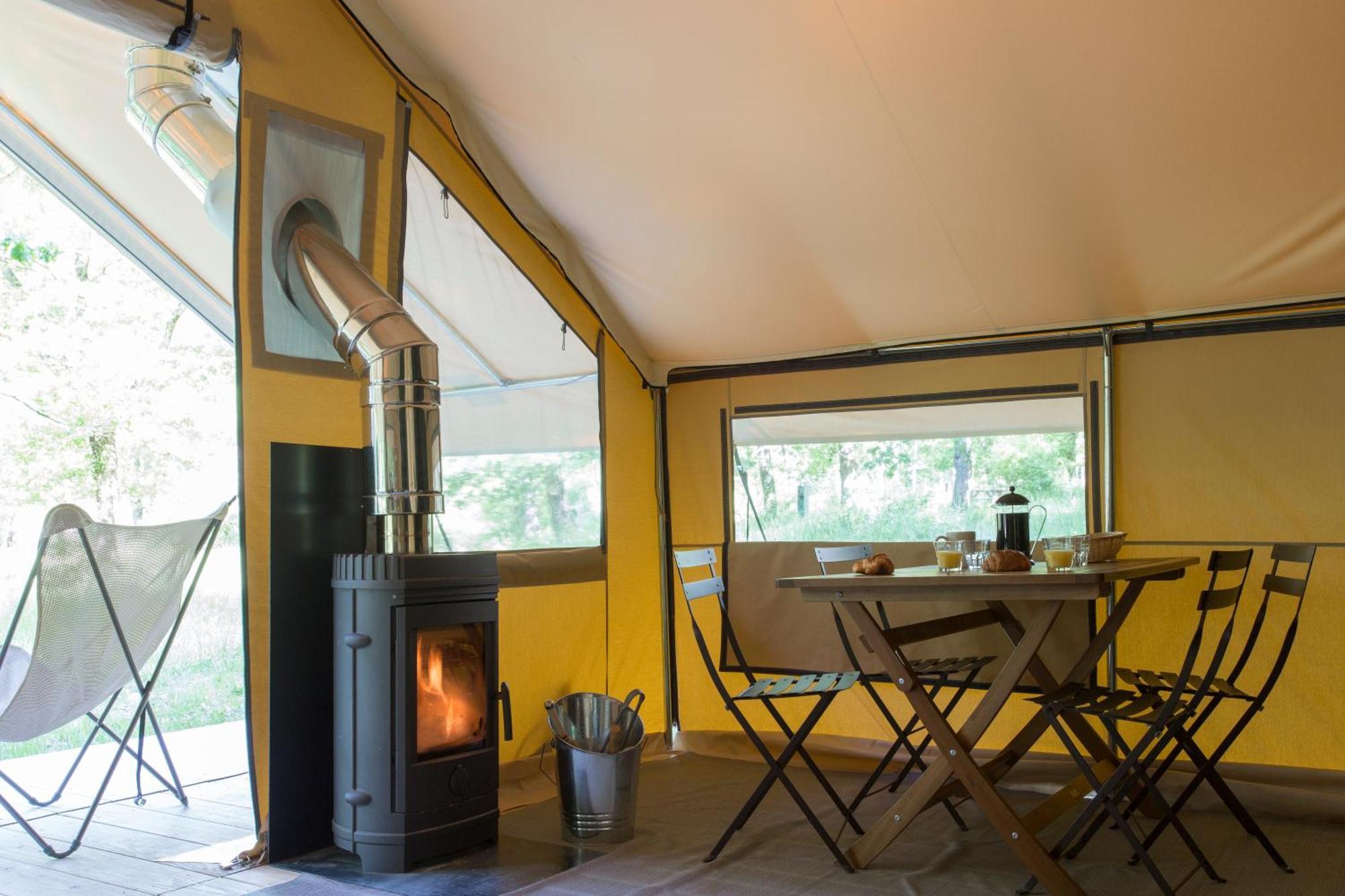Huttopia La Claree Val-des-Prés Kamer foto