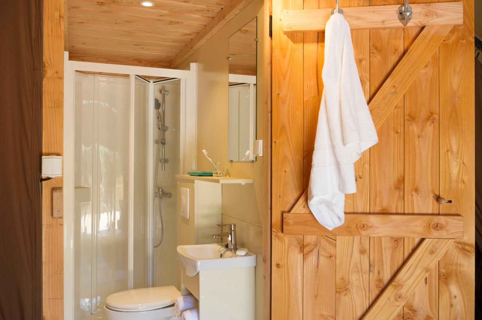Huttopia La Claree Val-des-Prés Kamer foto