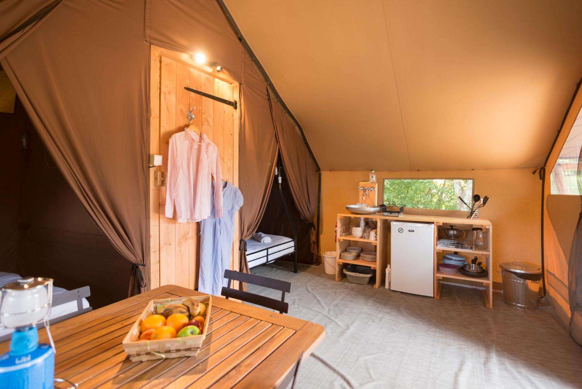 Huttopia La Claree Val-des-Prés Kamer foto