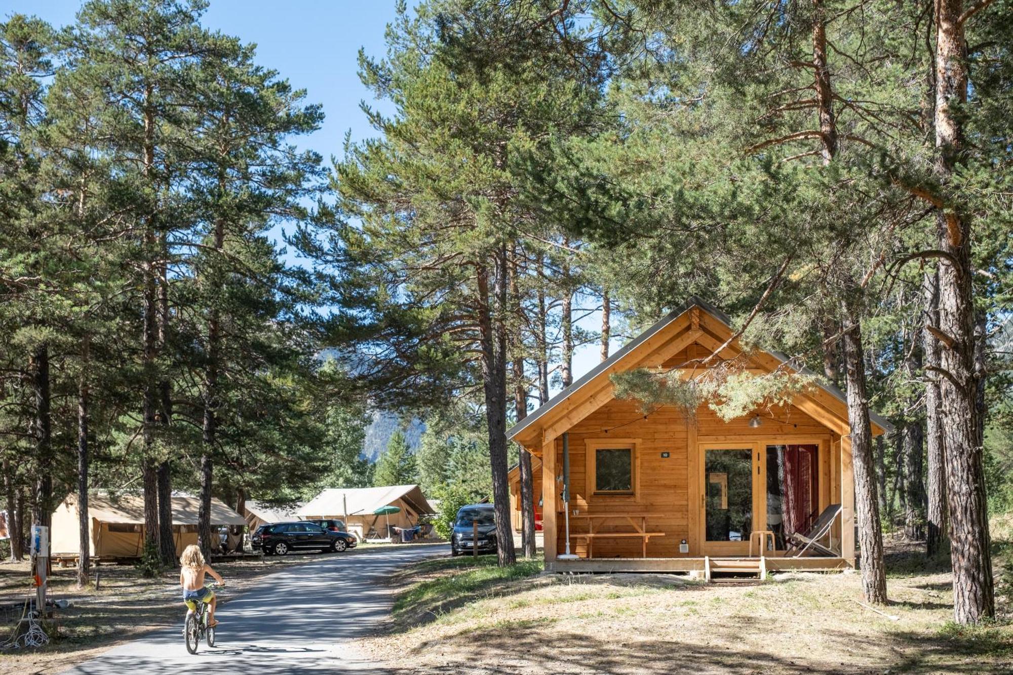 Huttopia La Claree Val-des-Prés Buitenkant foto